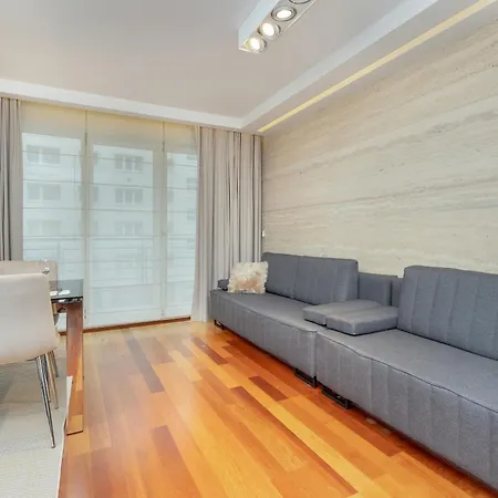 Luksusowy Apartament Z 3 Sypialniami I Parkingiem W Centrum Gdyni By Renters Gdynia