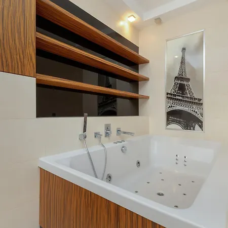 Luksusowy Apartament Z 3 Sypialniami I Parkingiem W Centrum Gdyni By Renters *