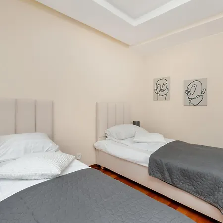 Luksusowy Apartament Z 3 Sypialniami I Parkingiem W Centrum Gdyni By Renters Gdynia