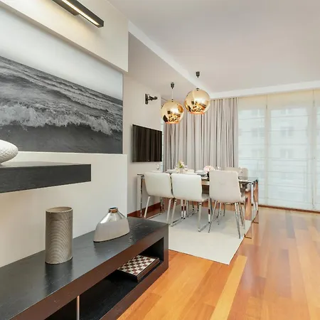 Luksusowy Apartament Z 3 Sypialniami I Parkingiem W Centrum Gdyni By Renters *